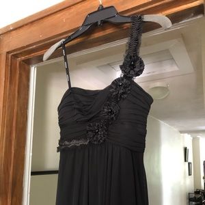 One-shoulder black formal gown